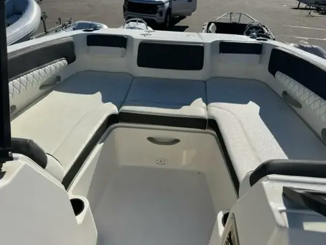 Bayliner DX 2200