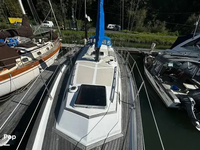 PASSPORT YACHTS 40