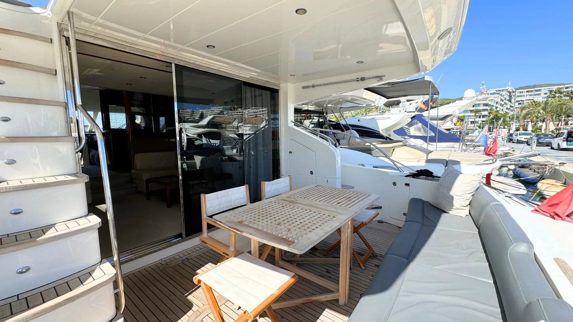 2008 Princess 62 flybridge