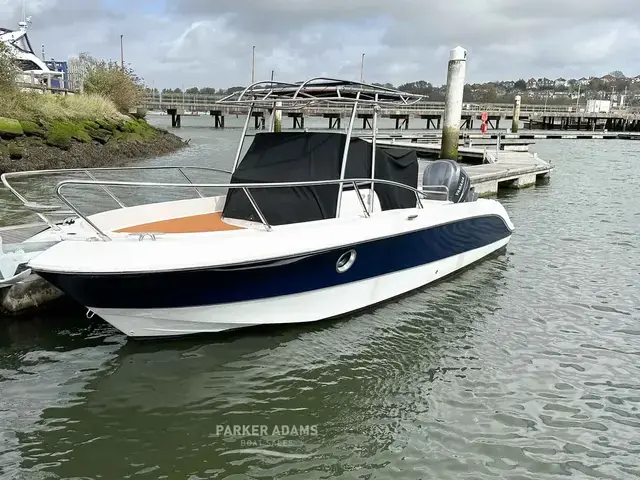 Sessa Marine Key Largo 26