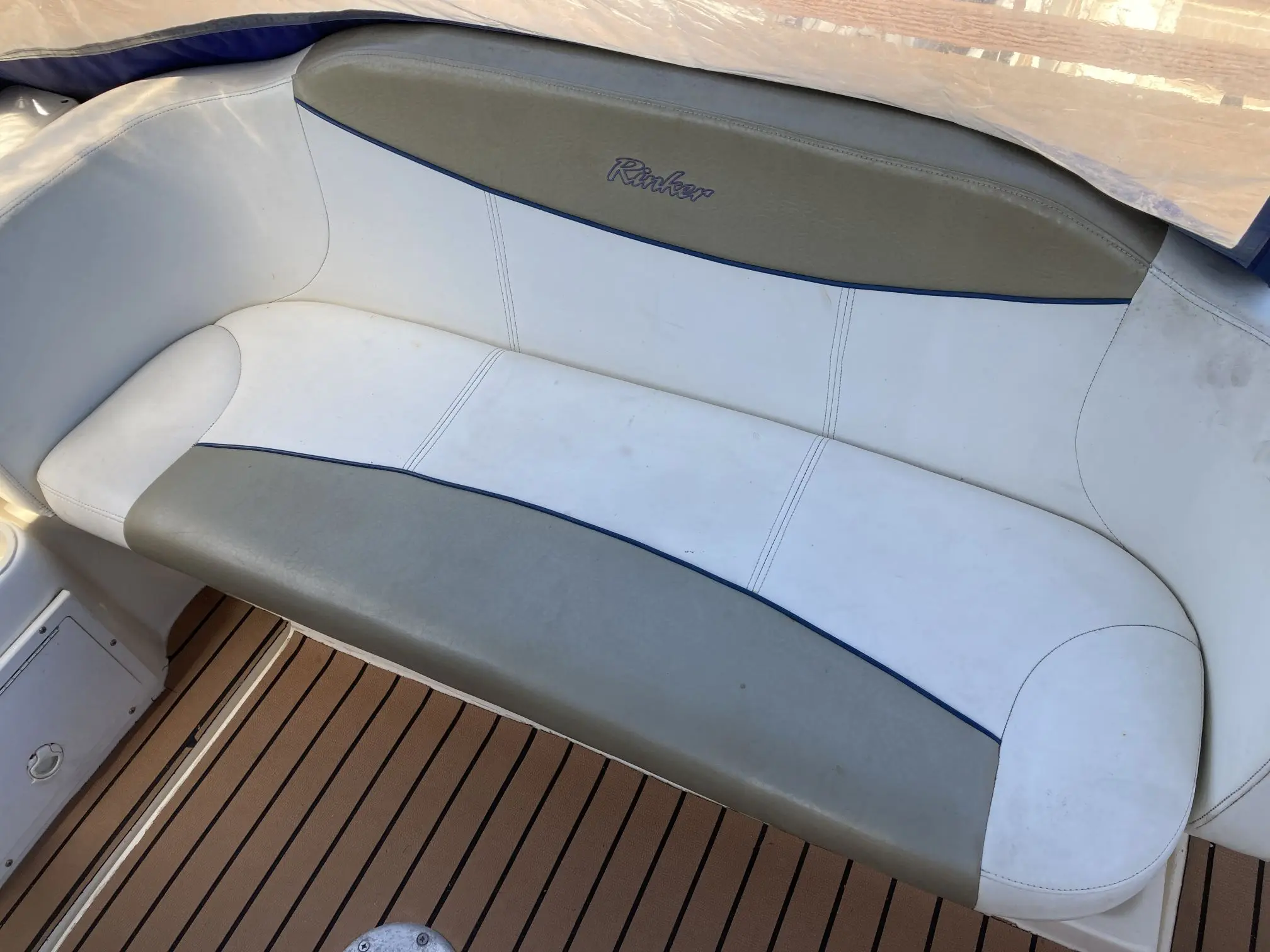 2001 Rinker fiesta vee 242