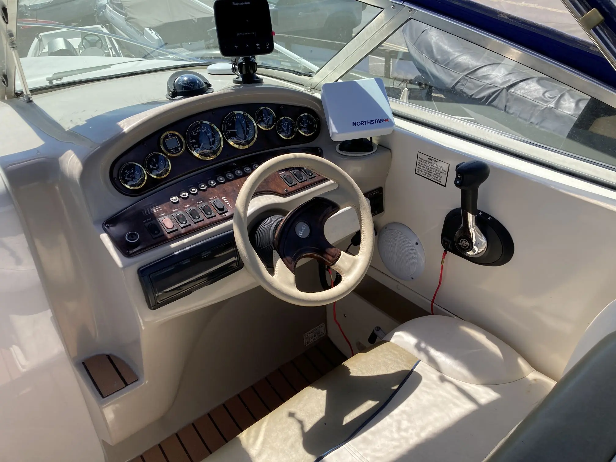 2001 Rinker fiesta vee 242