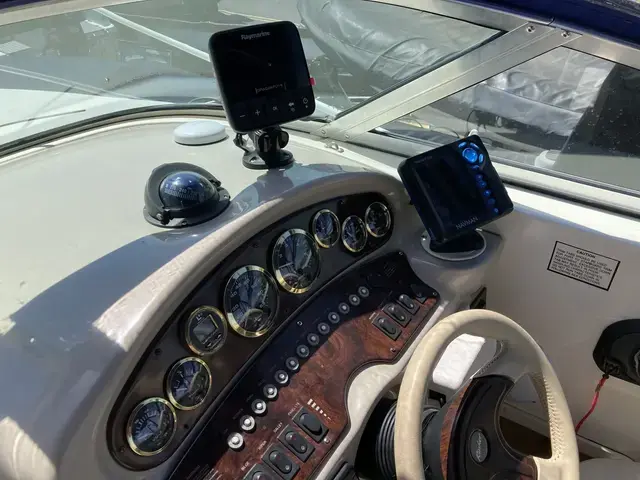 Rinker 242 Fiesta Vee