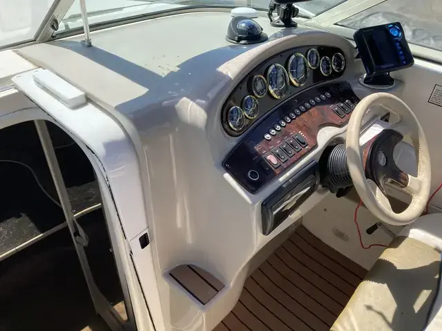 Rinker 242 Fiesta Vee