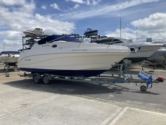 Rinker 242 Fiesta Vee