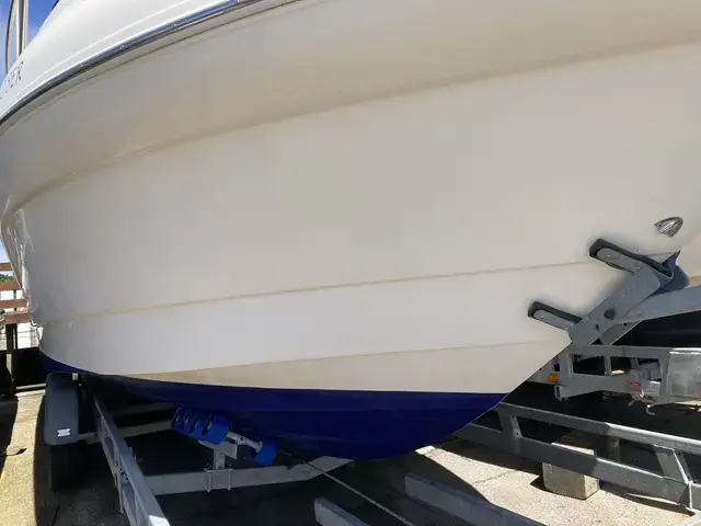 Rinker 242 Fiesta Vee