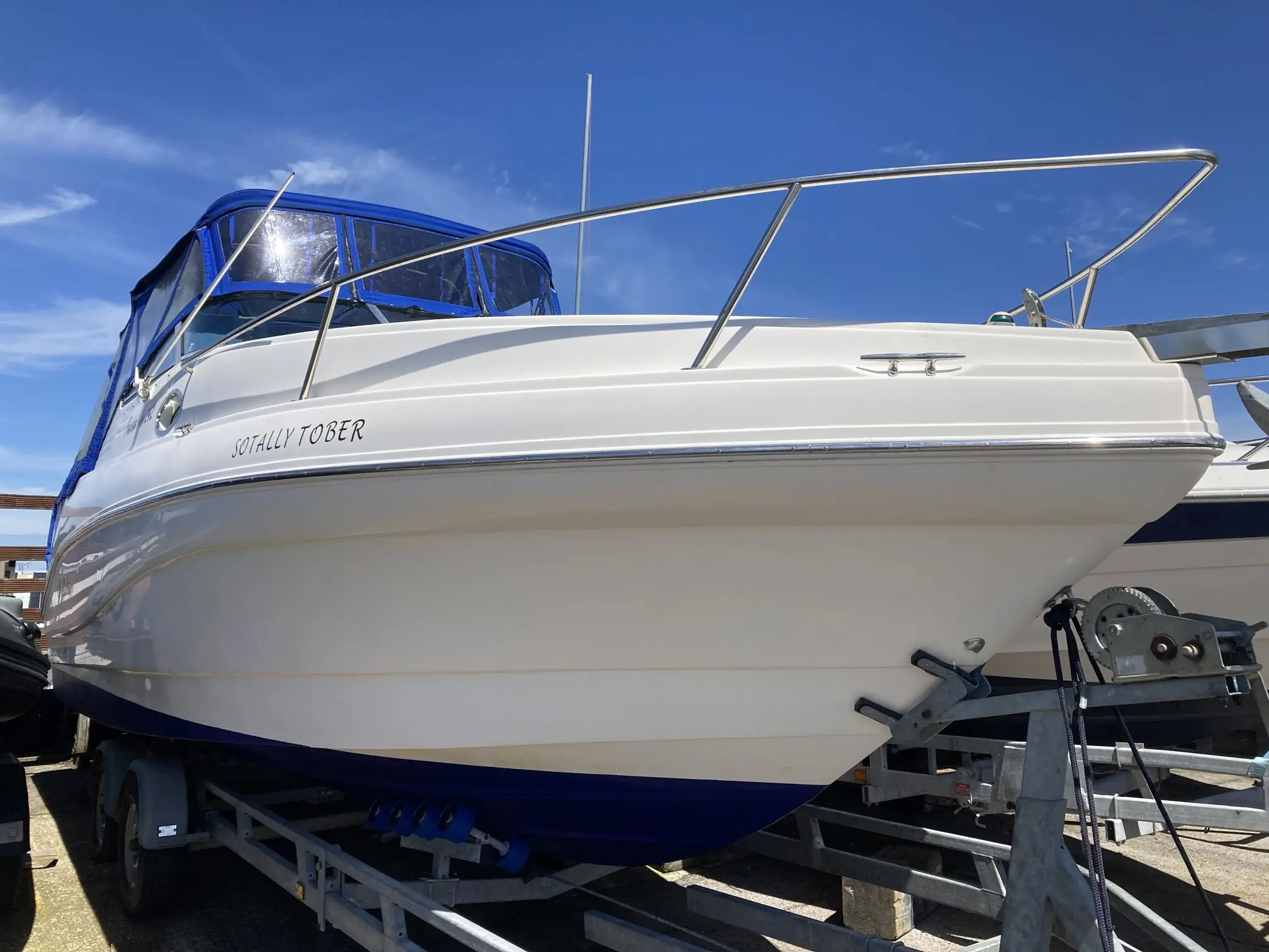 2001 Rinker fiesta vee 242