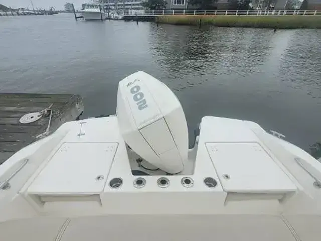 Boston Whaler 220 Dauntless