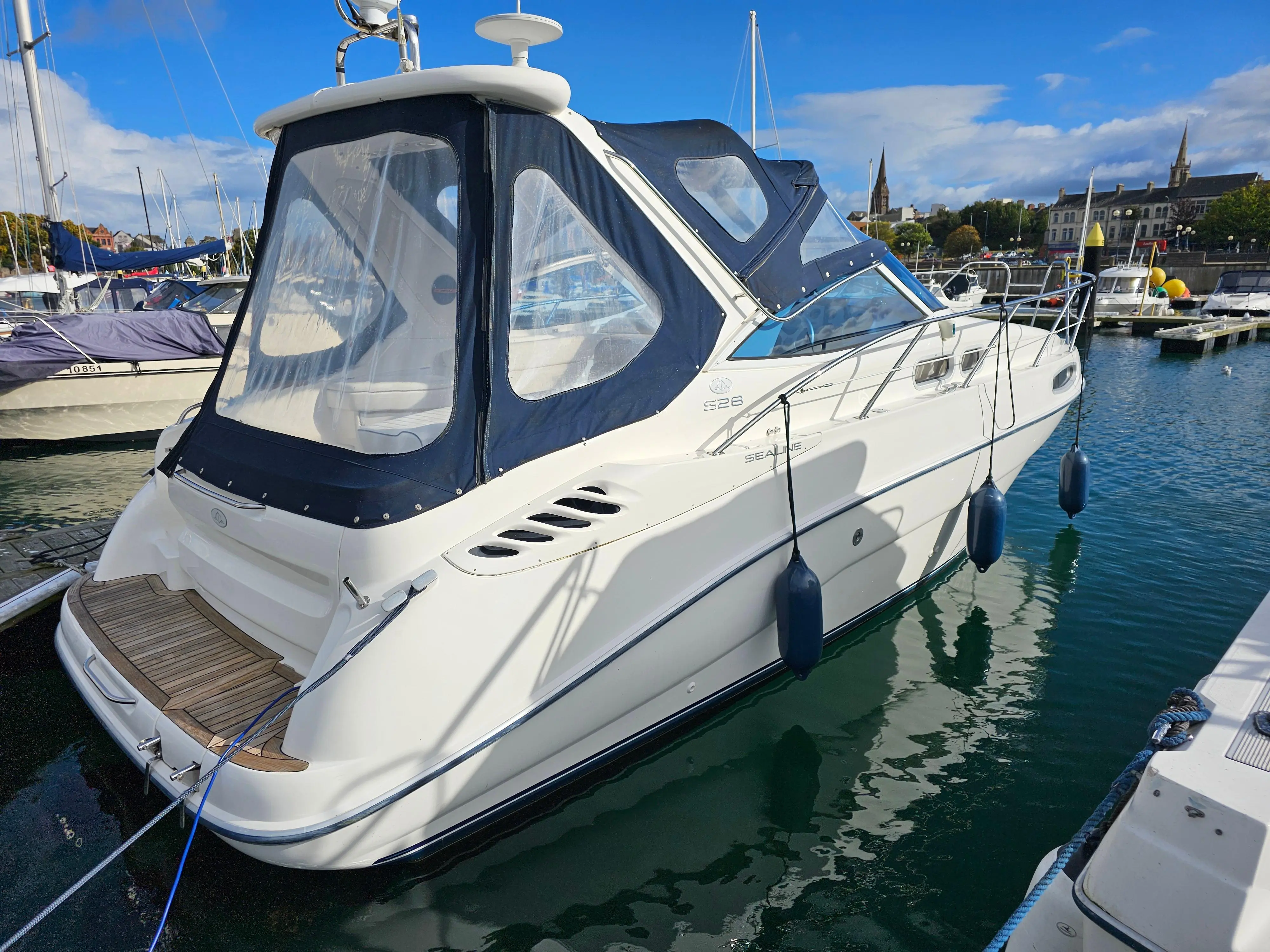 2004 Sealine s28