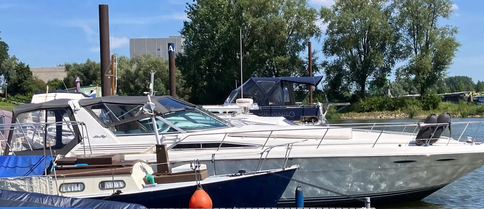 1992 Sea Ray 400 express cruiser