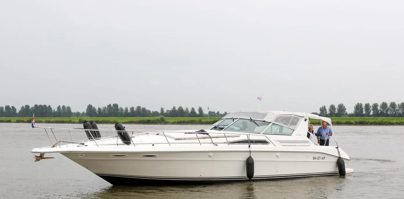 1992 Sea Ray 400 express cruiser