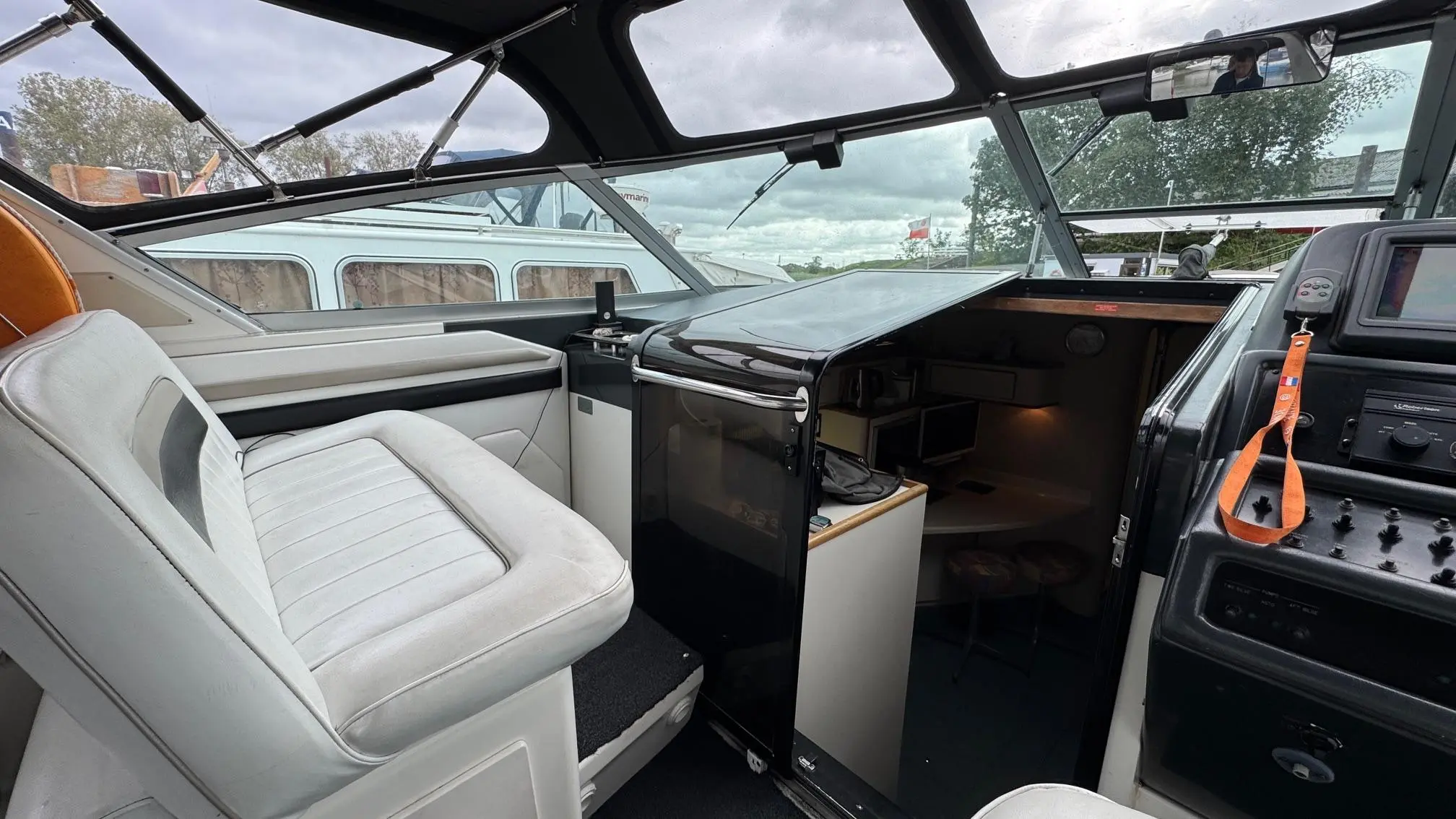 1992 Sea Ray 400 express cruiser