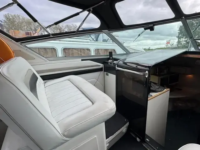 Sea Ray 400 Express Cruiser