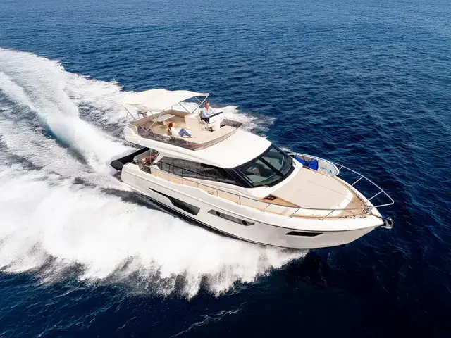 Ferretti Yachts 500