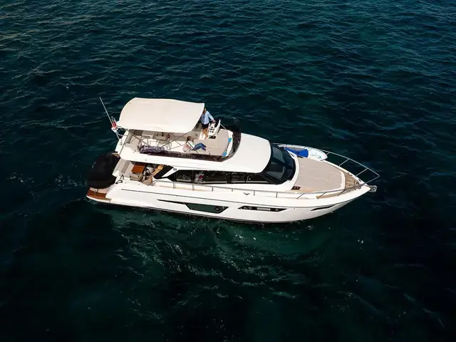 Ferretti Yachts 500