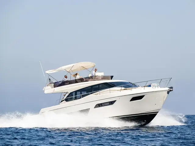 Ferretti Yachts 500