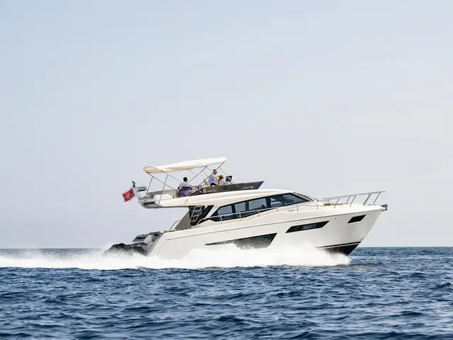 Ferretti Yachts 500