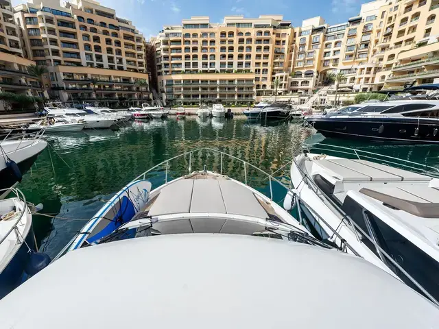 Ferretti Yachts 500