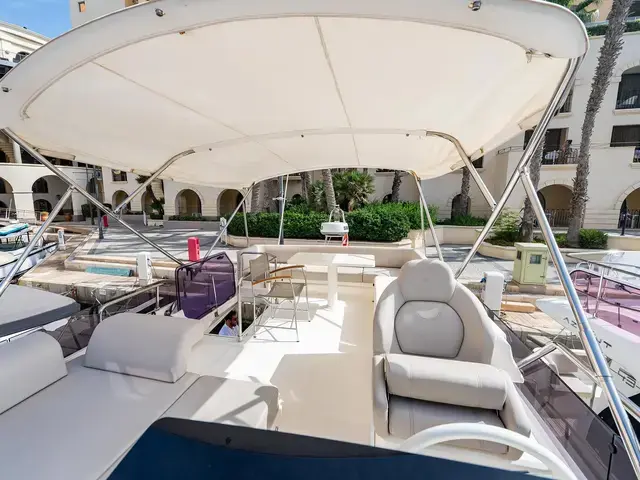 Ferretti Yachts 500