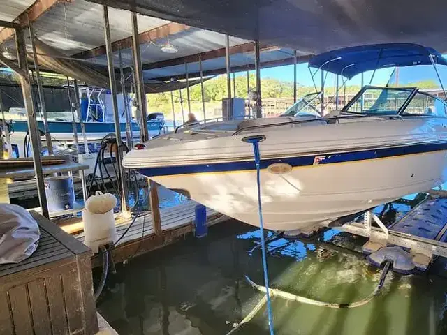 Chaparral 220 SSI