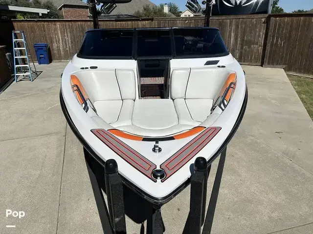 Nautique Boats 230te