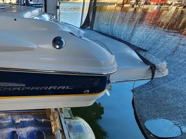 Chaparral 220 SSI