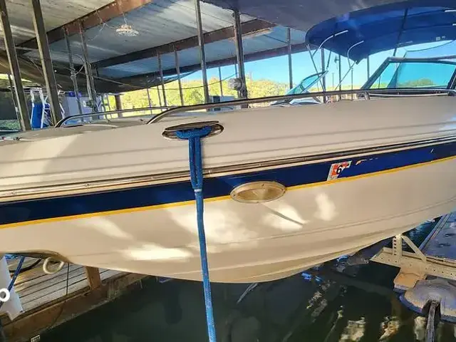 Chaparral 220 SSI