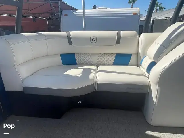 Godfrey Pontoon 250