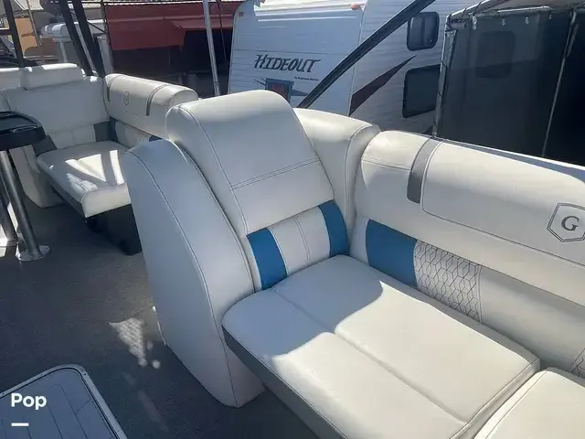 Godfrey Pontoon 250