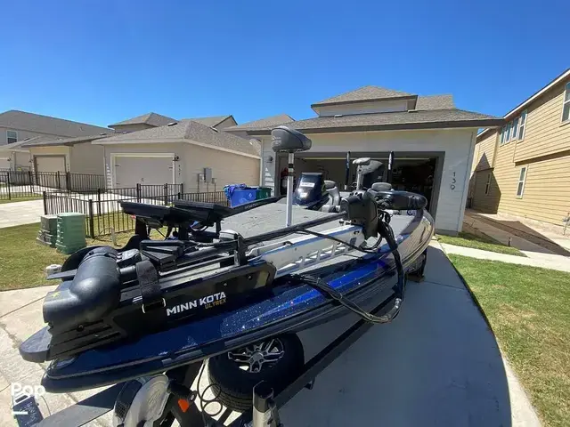 Skeeter ZX 225