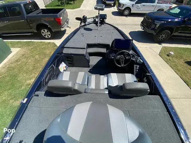 Skeeter ZX 225