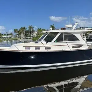 2016 Legacy 32