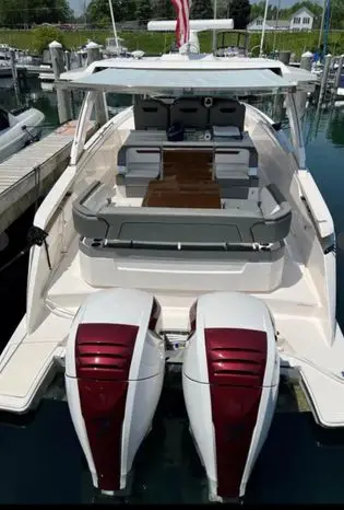 2019 Tiara 38