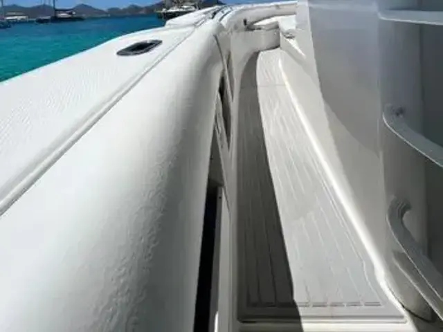 Boston Whaler 370 Outrage