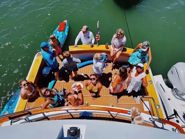 Hatteras 78 Cockpit Motor Yacht