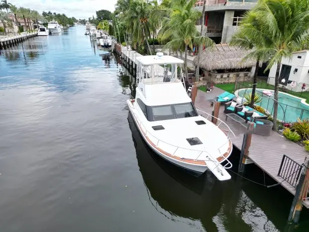 1998 Luhrs 38 convertible