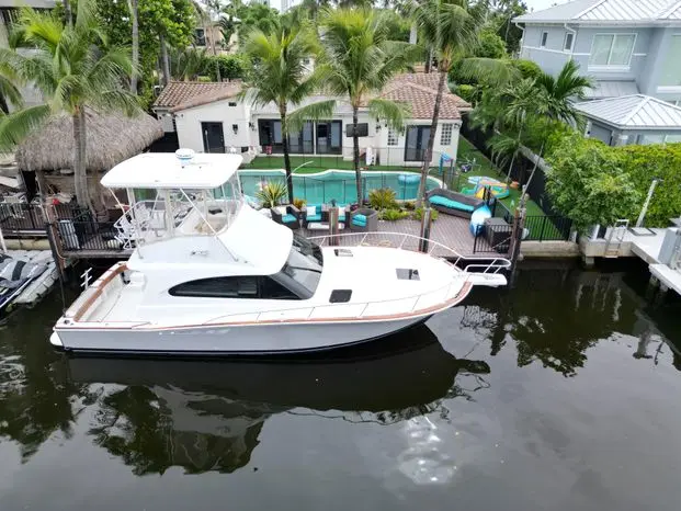 1998 Luhrs 38 convertible