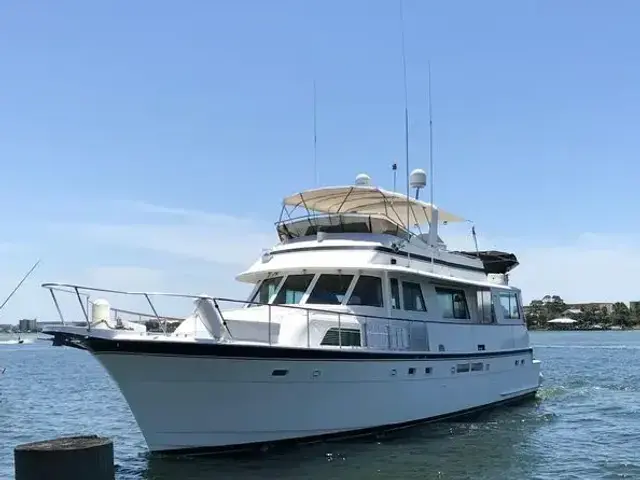 Hatteras 63 Cockpit Motoryacht