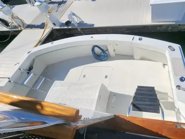 Hatteras 63 Cockpit Motoryacht