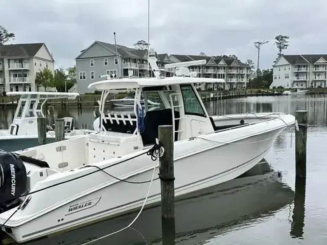 Boston Whaler 350 Outrage