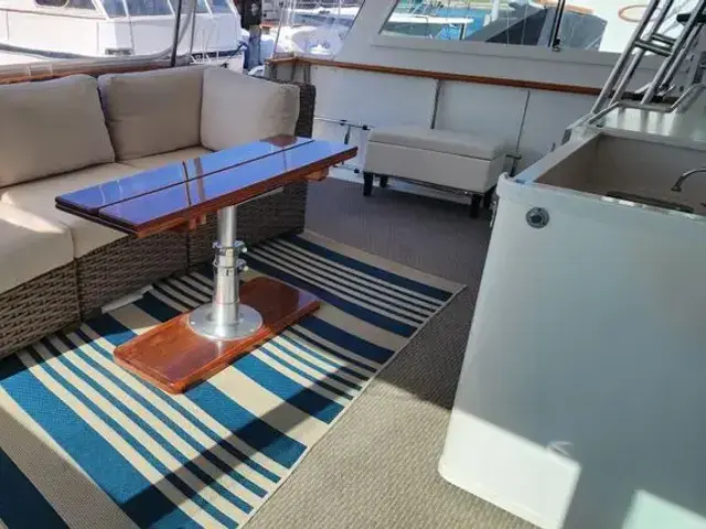 Hatteras 63 Cockpit Motoryacht