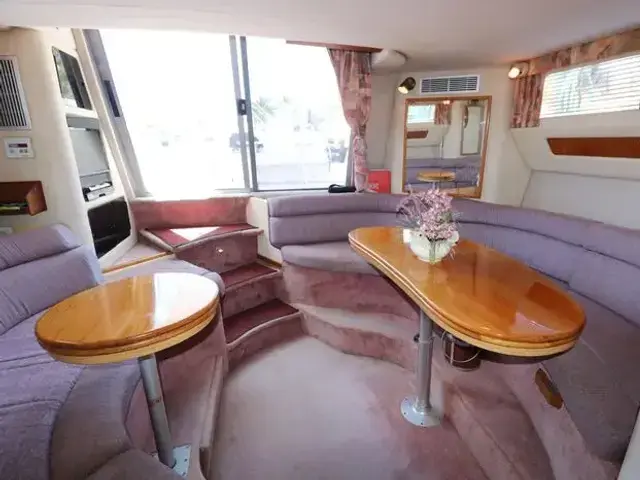 Sea Ray 350 Express Cruiser