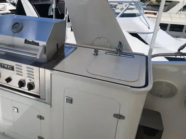 Hatteras 63 Cockpit Motoryacht