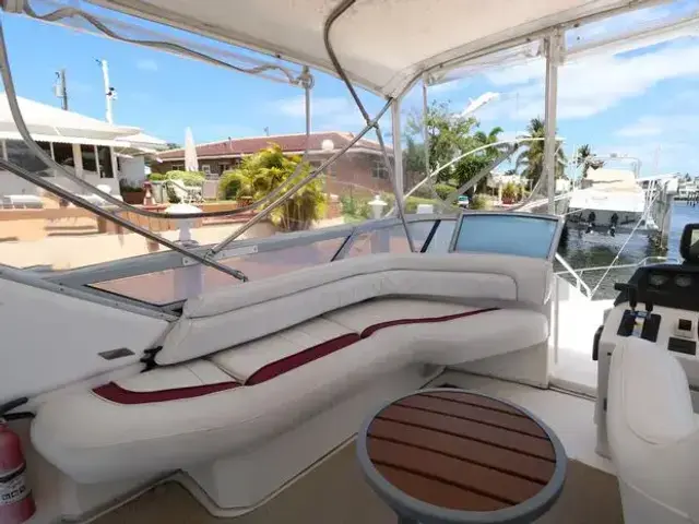 Sea Ray 350 Express Cruiser