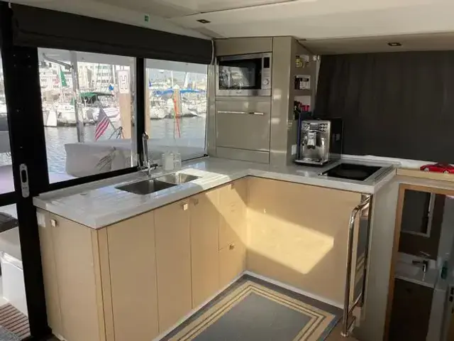 Fountaine Pajot Lucia 40