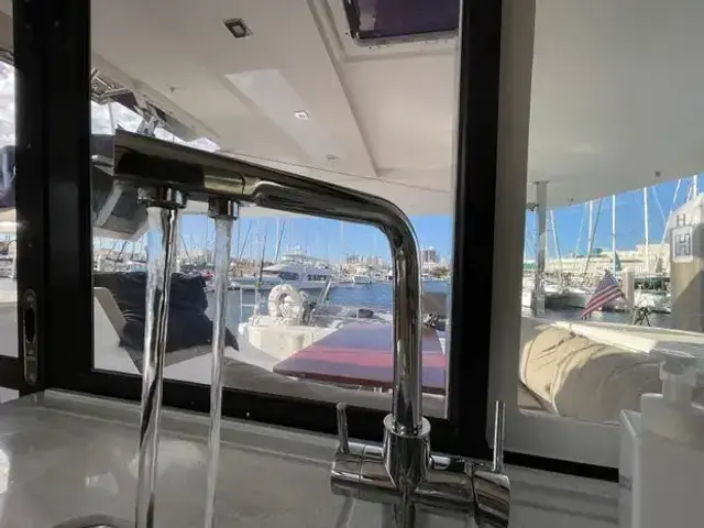 Fountaine Pajot Lucia 40