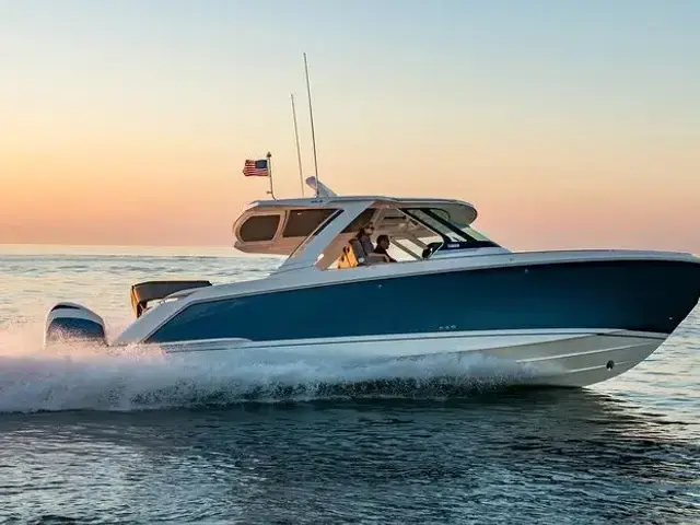 Tiara Yachts 38 Ls