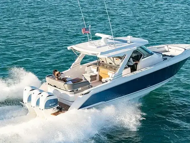 Tiara Yachts 38 Ls