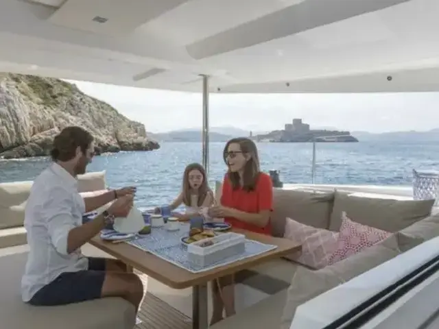 Fountaine Pajot Catamaran Astrea 42