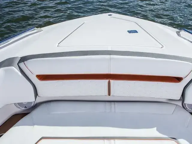 Tiara Yachts 38 Ls